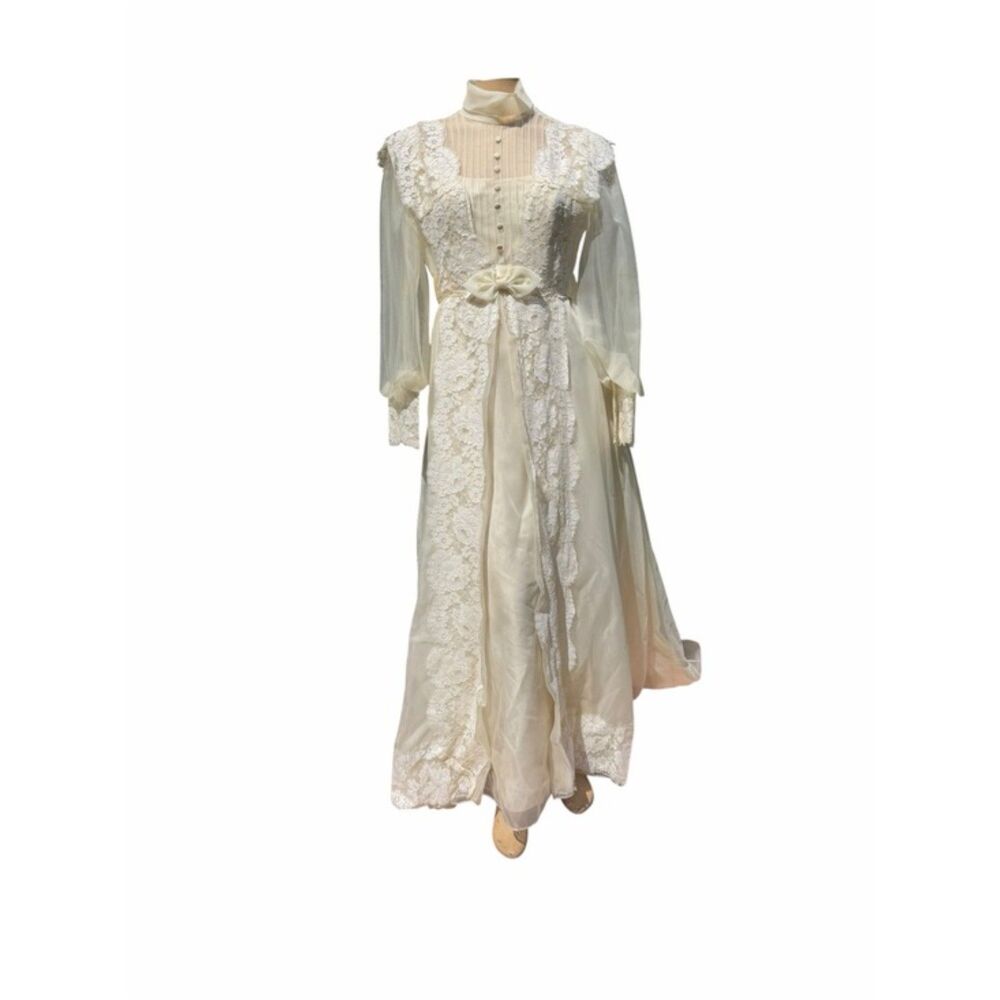 Vintage Ivory Lace High-Neck Wedding Gown with Train